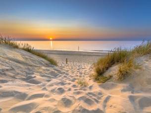 Heerlijk uitwaaien nabij het strand in Renesse dichtbij het bruisende Middelburg incl. ontbijt