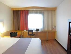 ibis Budapest Heroes Square