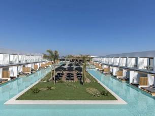 Hotel D'Andrea Lagoon All Suites