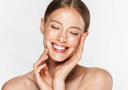 Gezichtsbehandeling naar keuze (45, 60 of 90 min)