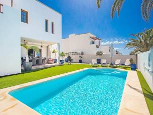 Villa Las Caletas Village