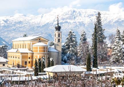 Winterse magie in Cavalese: traditioneel 4*-hotel met WELLNESS & nabij Alpe Cermis o.b.v. halfpension