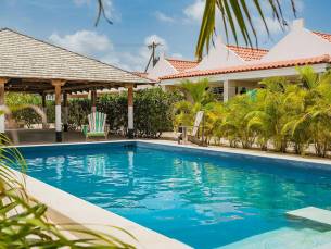 Kura Kabana Resort
