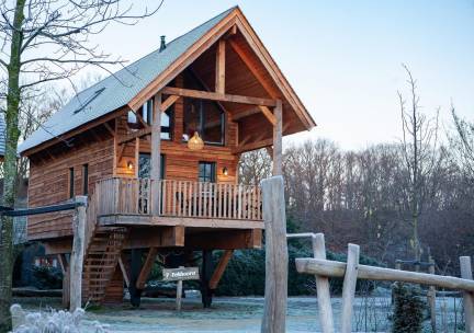 Boomhut met Bubbelbad | 2-4 Pers.