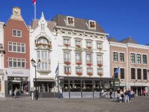 Ontdek de prachtige binnenstad van Den Bosch met verblijf in een 4*-hotel incl. ontbijt en NS treinretour