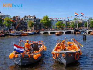Koningsdag rondvaart Amsterdam (1,5 uur) incl. onbeperkt drinken