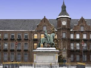 Ontdek de charme van de Rijnmetropool Düsseldorf incl. ontbijt!