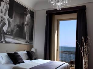 Partenope Relais