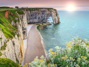 Ontdek de mooiste kustroutes van Bretagne en Normandi&euml; vanaf Calais. incl. hotels met ontbijt!