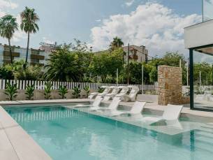 Instants Boutique Hotel