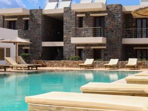 Volta Suites & Villas
