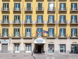 8 daagse vliegvakantie naar Best Western Plaza in napels, italie