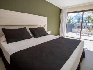 R2 Romantic Fantasia Dreams & Suites Hotel