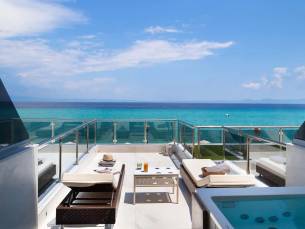 Sea Level Hotel