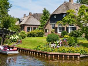 Ontdek de omgeving van Meppel nabij Giethoorn! Verblijf in een NIEUW 4*-hotel met gezellige binnentuin incl. ontbijt + GRATIS parkeren