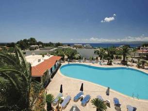 Coliseum Studios & Apartments