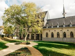 FLASHDEAL!⚡ | Ontdek Valkenburg vanuit een STIJLVOL 4*-hotel gevestigd in een voormalig klooster uit 1928, midden in het centrum incl. ontbijt!