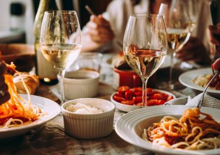 OP=OP LAST MINUTE! ⚡ Overnachten in een historisch pand in het prachtige Geuldal nabij Valkenburg incl. ontbijt + 1hoofdgerecht & GRATIS parkeren!!