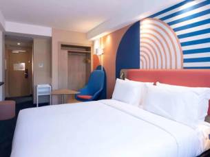 Holiday Inn Express Suites