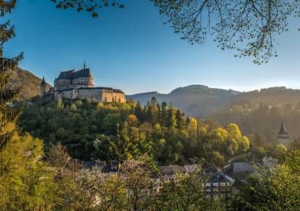 STUNT! ⚡️ Verblijf in de Esch-sur-S&ucirc;re Limburg incl. 4*- hotel + LUXE ontbijt + ONBEPERKT toegang tot Rock Wellness!