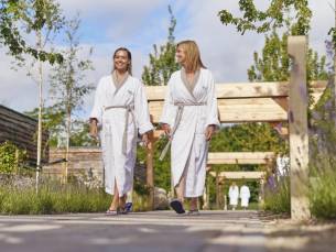 FLASHDEAL! ⚡ ULTIEM genieten in een LUXE 4*-wellnesshotel! Verblijf in MODERNE kamer incl. wellness, ontbijt, opgietingen, mini-retreats, gebruik badjas & handdoek + GRATIS parkeren!