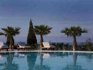 Valis Resort