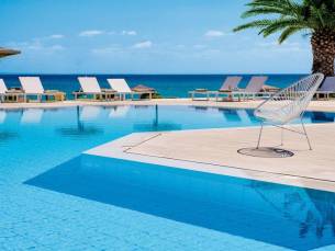 8 daagse vliegvakantie naar The Bay and Suites in vassilikos, griekenland