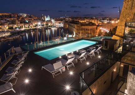 5*-hotel in 16e-eeuwse windmolen met prachtig uitzicht op Malta incl. vlucht