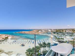 Tasia Maris Sands