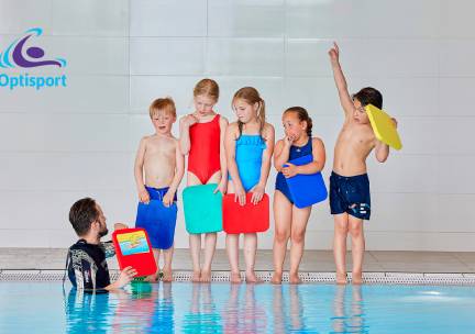 Entree zwembad + friet + saus + frisdrank naar keuze of entree zwemdisco + chips + ranja