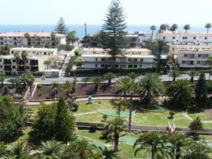 Aparthotel Fol&iacute;as