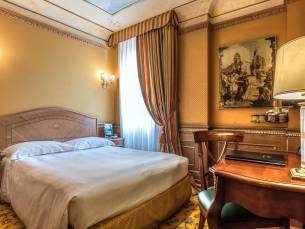 River Palace Hotel