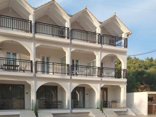 Avra Suites & Apartments