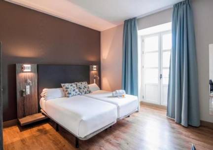 Petit Palace Santa Cruz