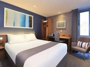Travelodge London Central City Road Hotel