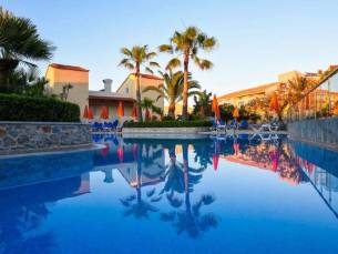Theo Hotel Agia Marina