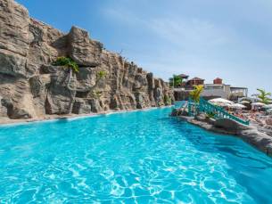 Paradise Park Fun Lifestyle Hotel