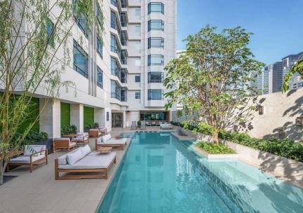 Doubletree Hilton Bangkok Ploe