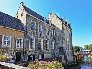 MEGA DEAL! Verblijf in een luxe 4*-designhotel in hartje Valkenburg incl. ontbijt