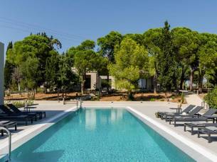 Akrotiri Suites