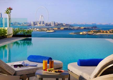 8 daagse vliegvakantie naar Tumbi West Palm Beach Hotel Dubai Tapestry Collection by Hilton in dubai, verenigde arabische emiraten