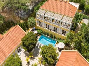 Bayside Boutique - Blue Bay