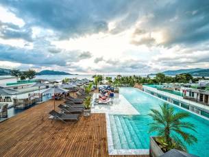 Clover Patong Hotel