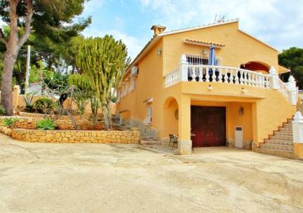 Villa's Calpe met priv&eacute;zwembad - inclusief huurauto
