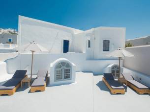 Aqua Serenity Santorini Luxury Suites