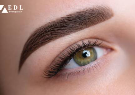 Powderbrows (PMU) + evt. nabehandeling of hybrid brows (shaping + tinting)