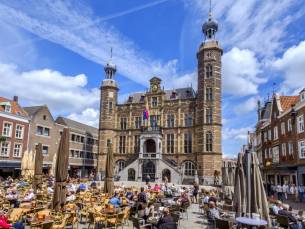 LENTE SPECIAL! ???? Bloeiend Venlo: beleef Limburg dicht bij de Maas voor 3 dagen in een 4*-Bilderberg hotel incl. ontbijt, Lente-aperitief & GRATIS fietsroutes