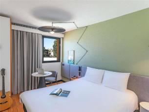 Ibis Evora
