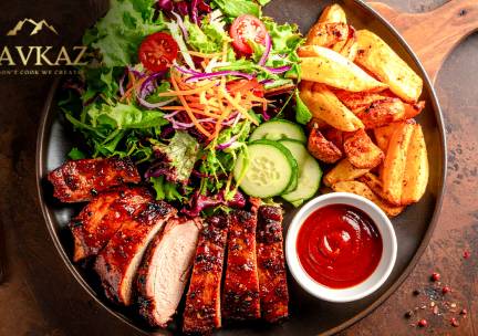 Barbecue-mixdiner incl. bijgerecht of 3-gangen keuzediner bij Kavkaz Leiden