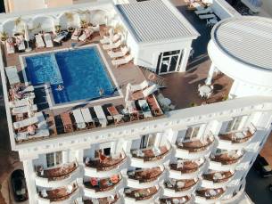 Empire Hotel